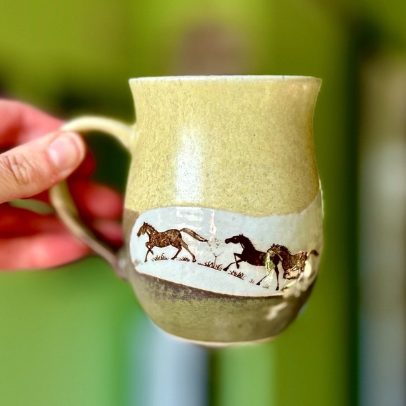 VTG Pottery Rustic Handmade Galloping Horses Western Kitchenware Dining Cup Mug - Picture 2 of 9